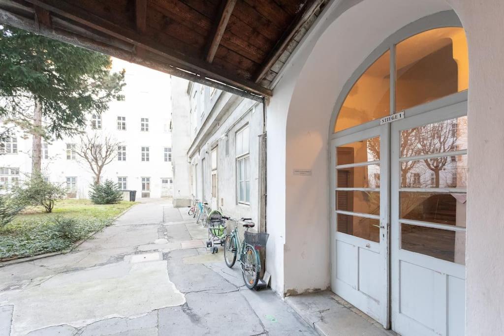 Charming & Authentic Vienna Flat - Central Located Apartment Exterior photo